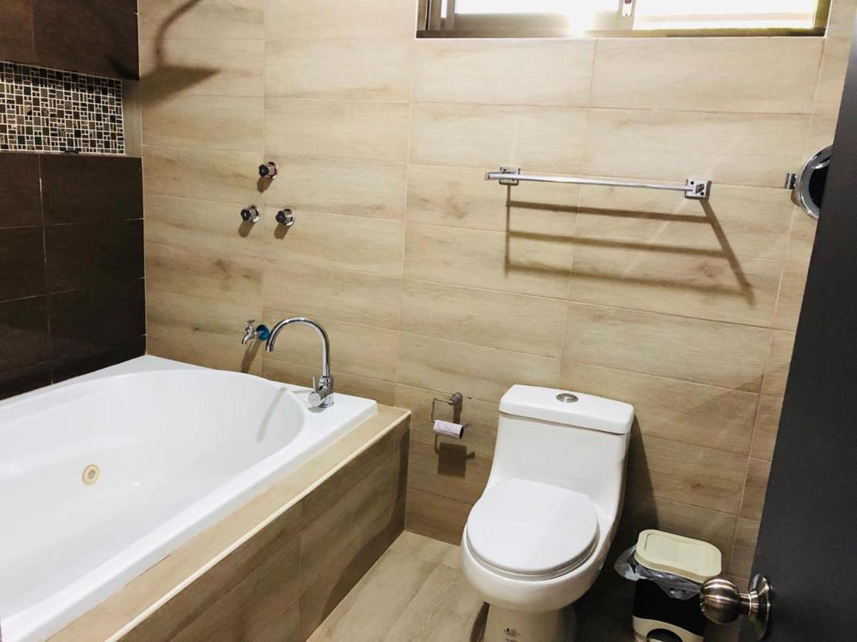Casa Lili 2: Luxurious/Amplio/Hot Water/Economic/Wifi/Tv Leilighet Valladolid  Eksteriør bilde